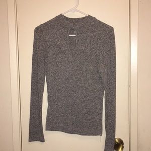 Long sleeve shirt with a slight open front